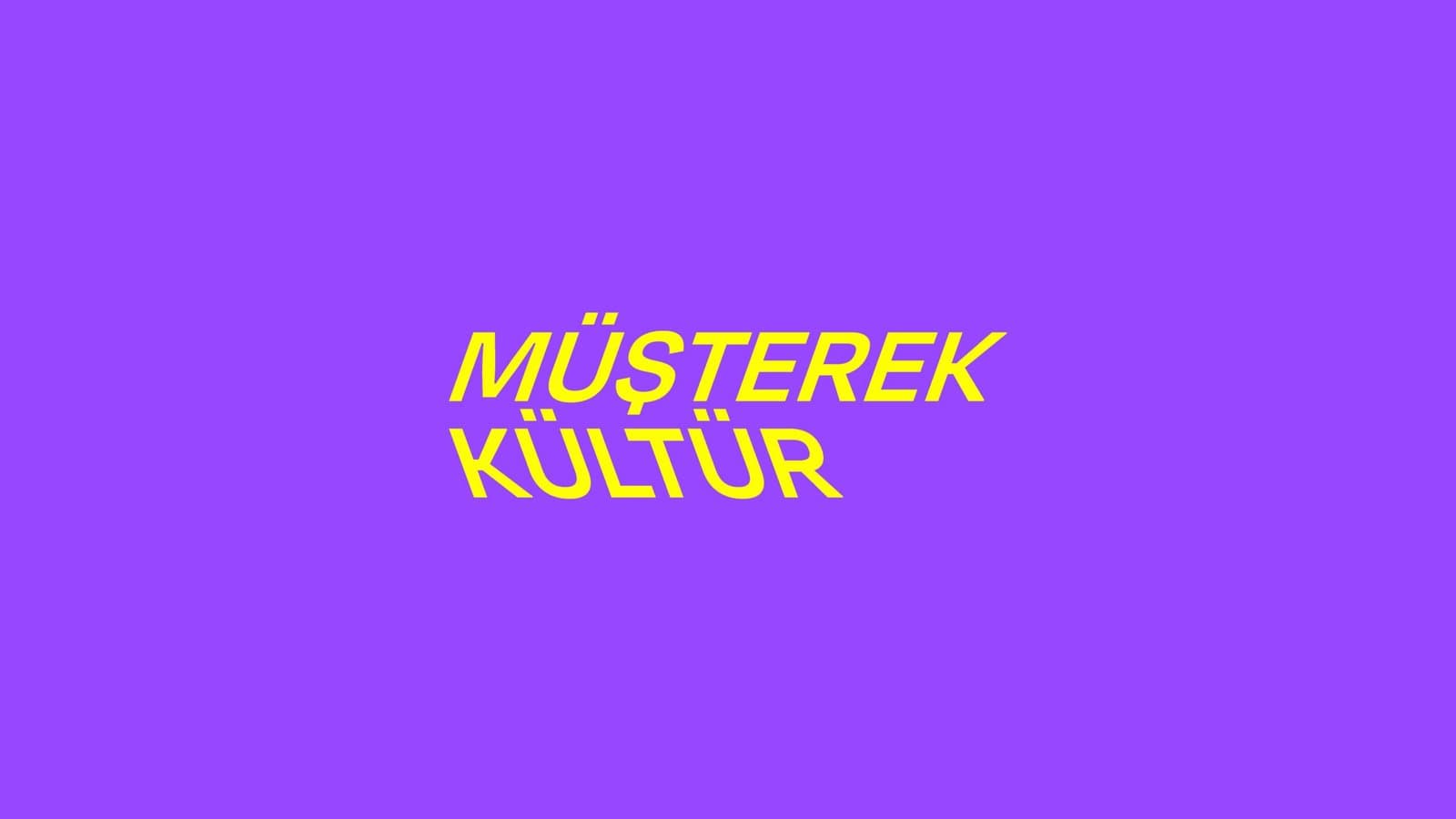 Minimalist graphic featuring the text 'Müşterek Kültür' in bold yellow typography, slightly tilted for a dynamic effect, set against a vibrant purple background, symbolizing collaboration and shared culture.